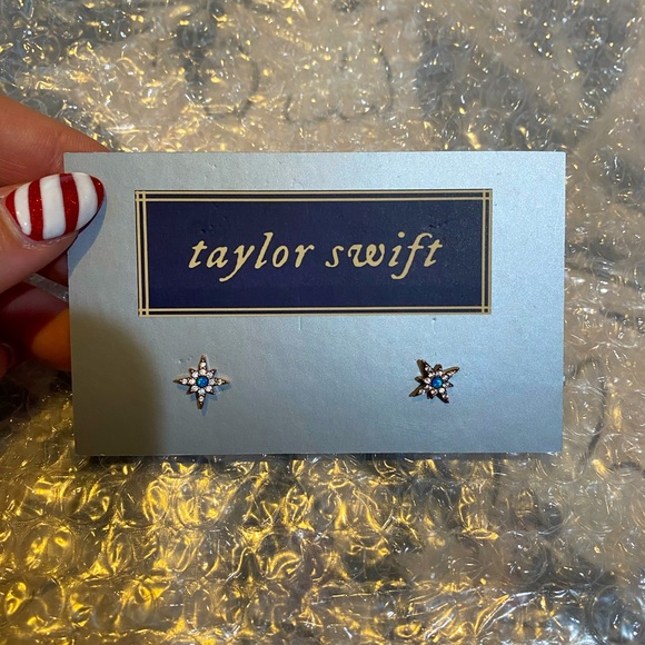 Taylor Swift Jewelry - NWT Taylor Swift Opal Eyes Earrings Set
